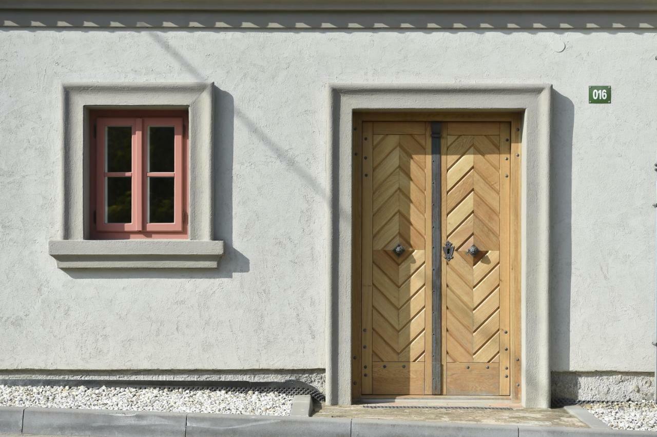 Penzion Dobre Casy Valtice Exteriör bild