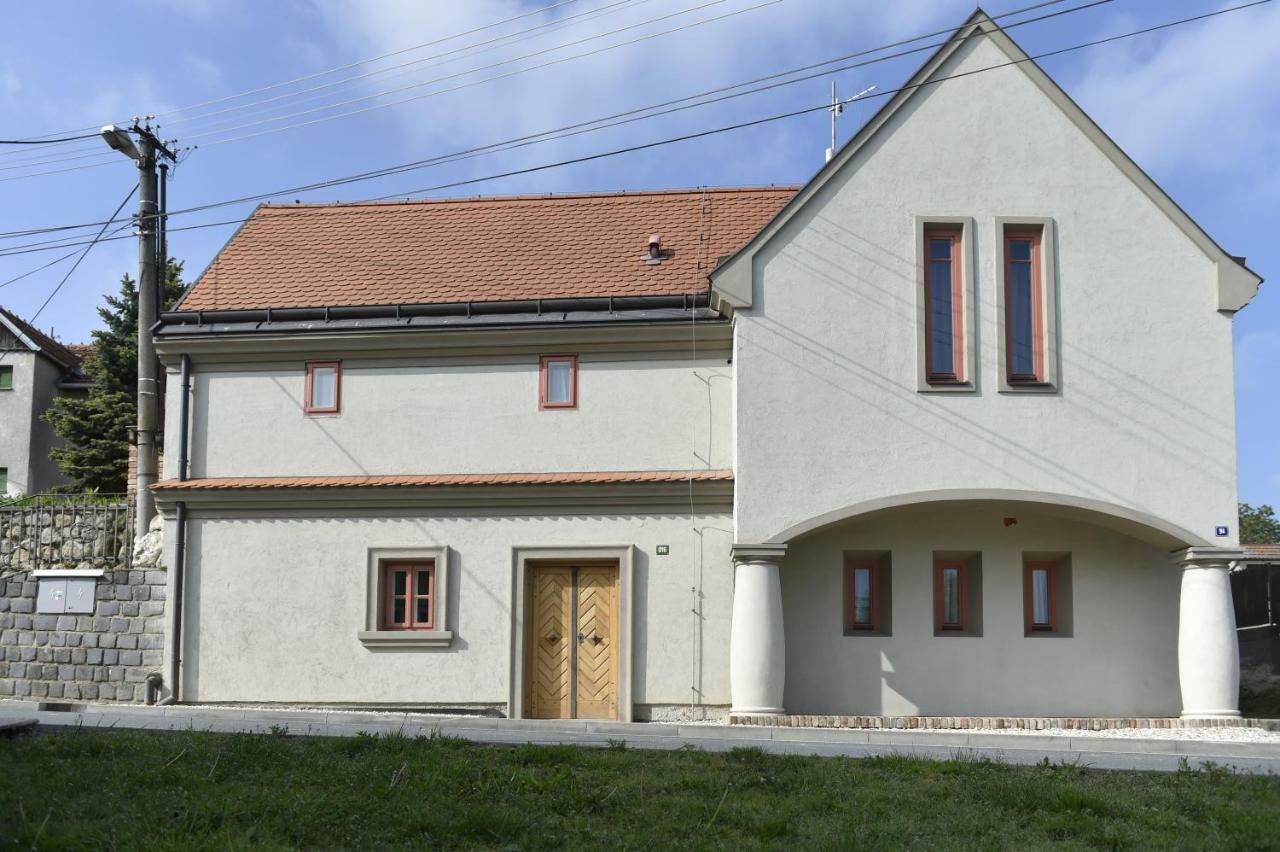 Penzion Dobre Casy Valtice Exteriör bild